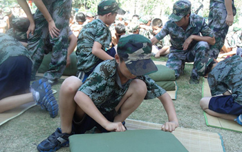 2017年暑假，让孩子在军事夏令营尽情的成长吧